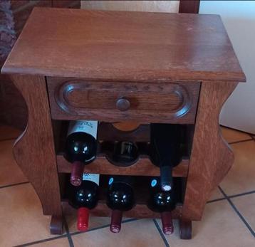Petit meuble type cellier beschikbaar voor biedingen