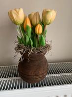 Nepalees bol vaasje met gele boltulpen, Ophalen of Verzenden, Zo goed als nieuw