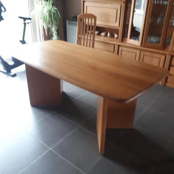 Eettafel + 6 stoelen 