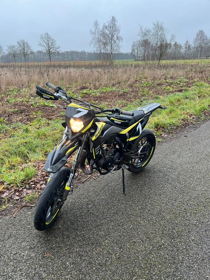Sherco sm r50cc, Fietsen en Brommers, Brommers | Crossbrommers, Zo goed als nieuw, Ophalen