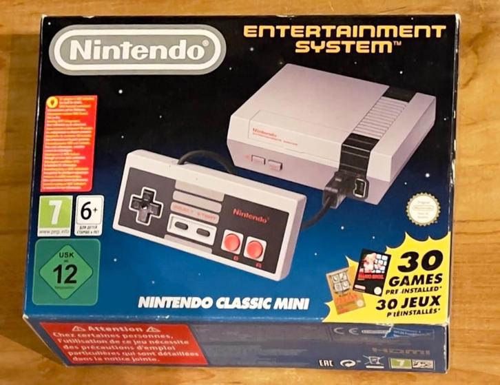 Nintendo classic mini in originele verpakking, Games en Spelcomputers, Spelcomputers | Nintendo NES, Zo goed als nieuw, Met 1 controller