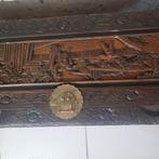 Coffre en bois sculpture asiatique, Ophalen
