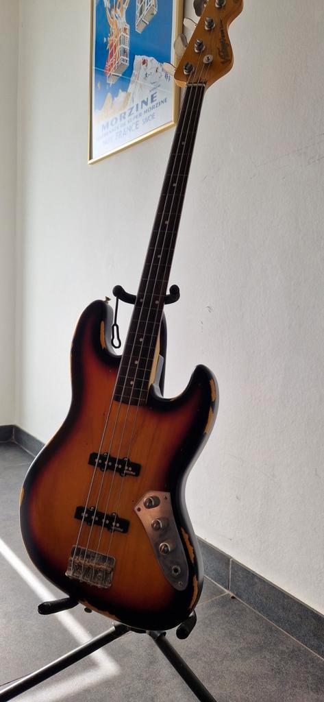 Vintage VJ74 ICON Bass ~ Distressed Sunset Sunburst, Muziek en Instrumenten, Versterkers | Bas en Gitaar, Ophalen of Verzenden