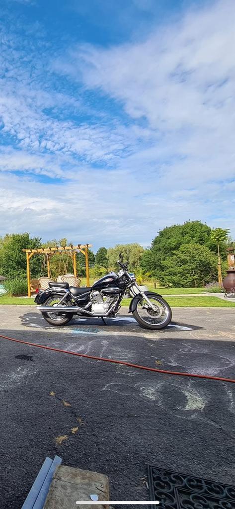 125cc suzuki intruder lc125, Motoren, Motoren | Overige merken, Particulier, Chopper, 11 kW of minder, 2 cilinders, Minimaal motorrijbewijs A1
