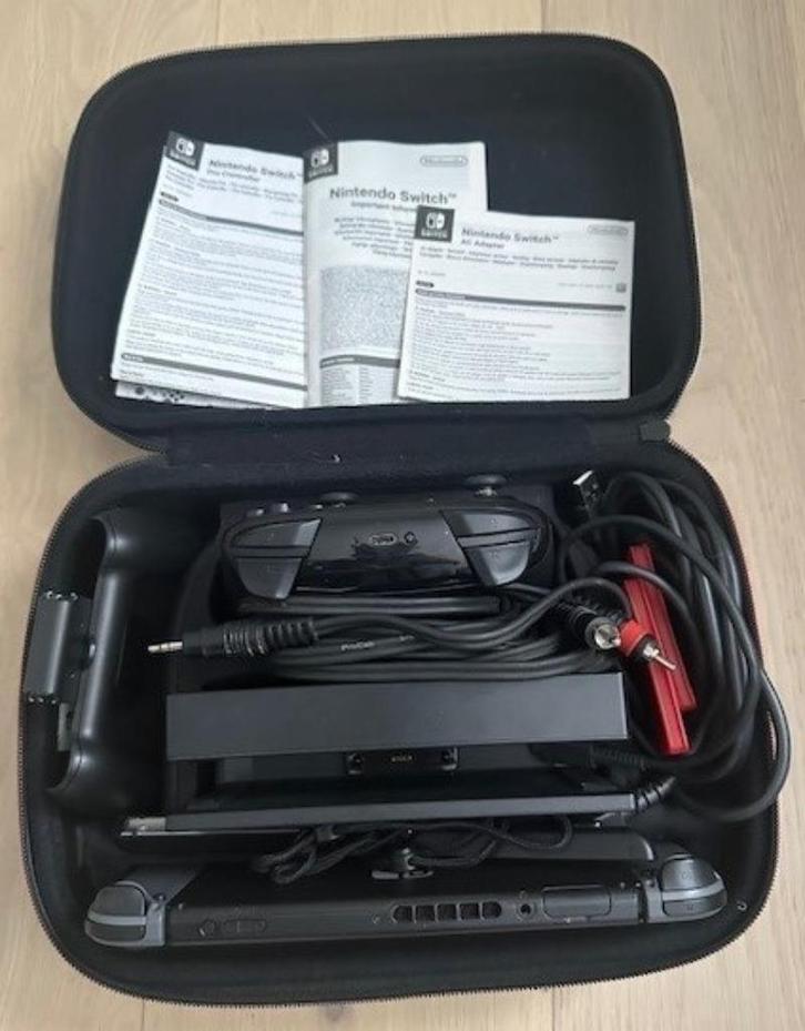 Nintendo switch PRO (Wii), Games en Spelcomputers, Spelcomputers | Nintendo Switch, Zo goed als nieuw, Switch Original, Met 2 controllers