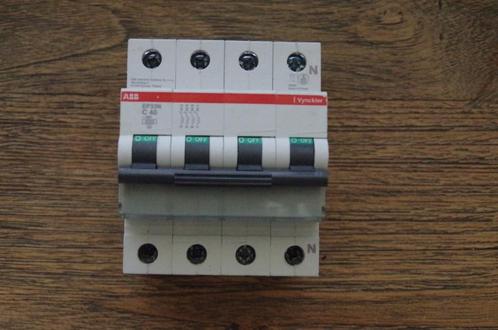 ABB Automaart C-40 4-polig - Curve C, Doe-het-zelf en Bouw, Elektriciteit en Kabels, Zo goed als nieuw, Overige typen, Ophalen of Verzenden