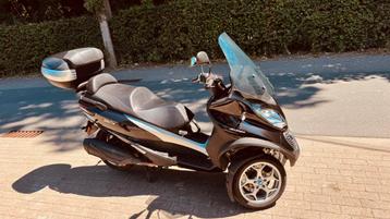 PIAGGIO MP3 400 scooter met 3 wielen beschikbaar voor biedingen