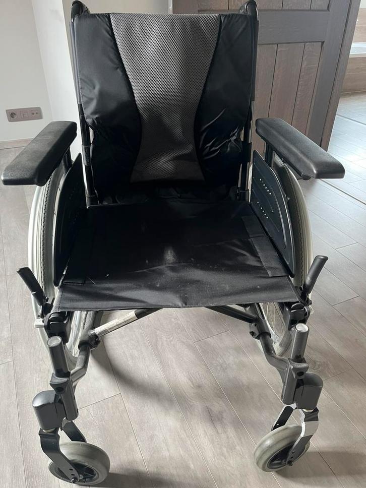 Perfect onderhouden rolstoel ‘Invacare action4’, Diversen, Rolstoelen, Zo goed als nieuw, Ophalen