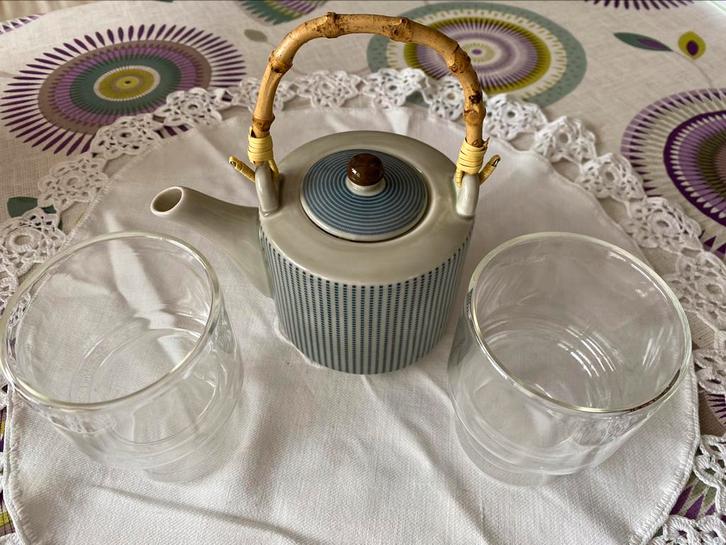 Sakura porseleinen theepot + 2 glazen, Verzamelen, Glas en Drinkglazen, Ophalen of Verzenden