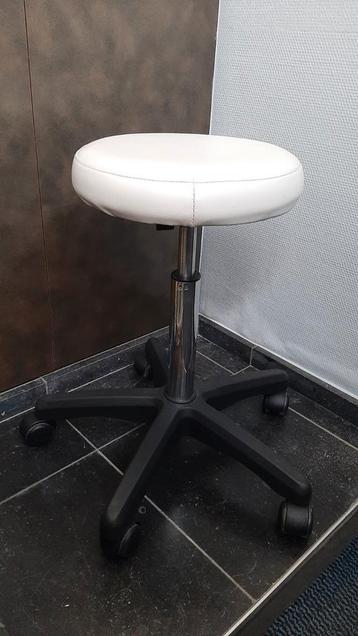 Krukje met wieltjes  beschikbaar voor biedingen