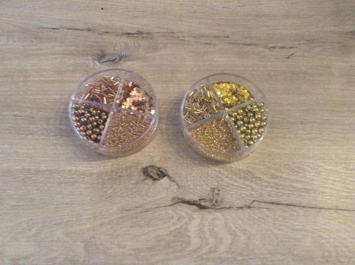 Noël : différents pots de Noël avec des attributs décoratifs, Divers, Noël, Neuf, Enlèvement ou Envoi