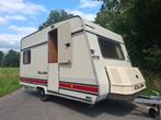 Prachtige bürstner caravan mtm 750kg, Caravans en Kamperen, Caravans, Treinzit, Particulier, Bürstner, Koelkast