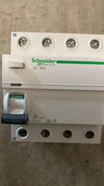 Schneider electric ild 63A 30mA, Doe-het-zelf en Bouw, Elektriciteit en Kabels, Nieuw, Overige typen, Ophalen