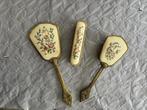 vintage  borstels en spiegel met geborduurde bloemen, Ophalen, Zo goed als nieuw, Overige typen