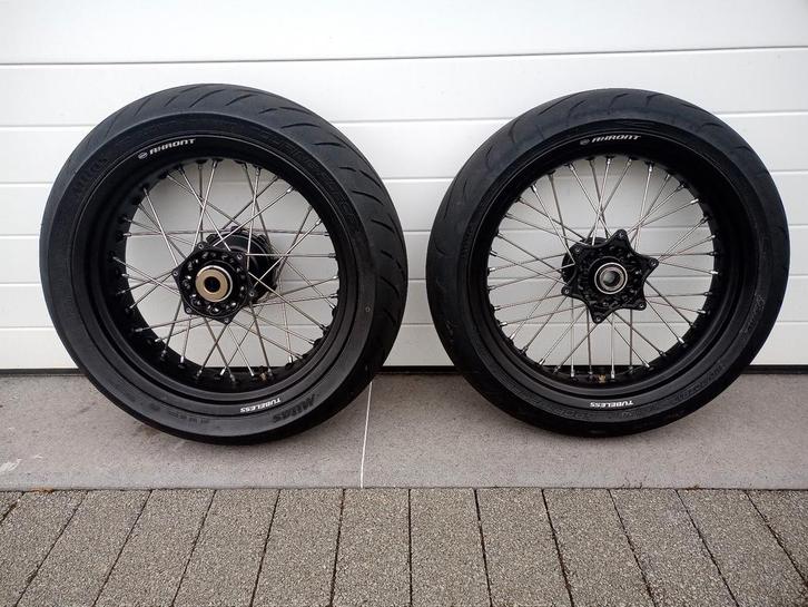 Set originele SM wielen voor Husqvarna 701., Motoren, Onderdelen | Merk-onafhankelijk, Nieuw, Ophalen
