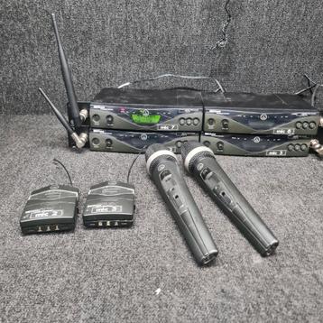 AKG  beltpack of handheld microfoon set draadloos
 beschikbaar voor biedingen