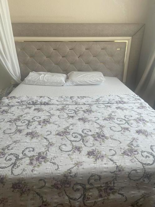 Bedset, Huis en Inrichting, Slaapkamer | Boxsprings, Zo goed als nieuw, 160 cm, 200 cm, Tweepersoons, Crème, Beige, Ophalen