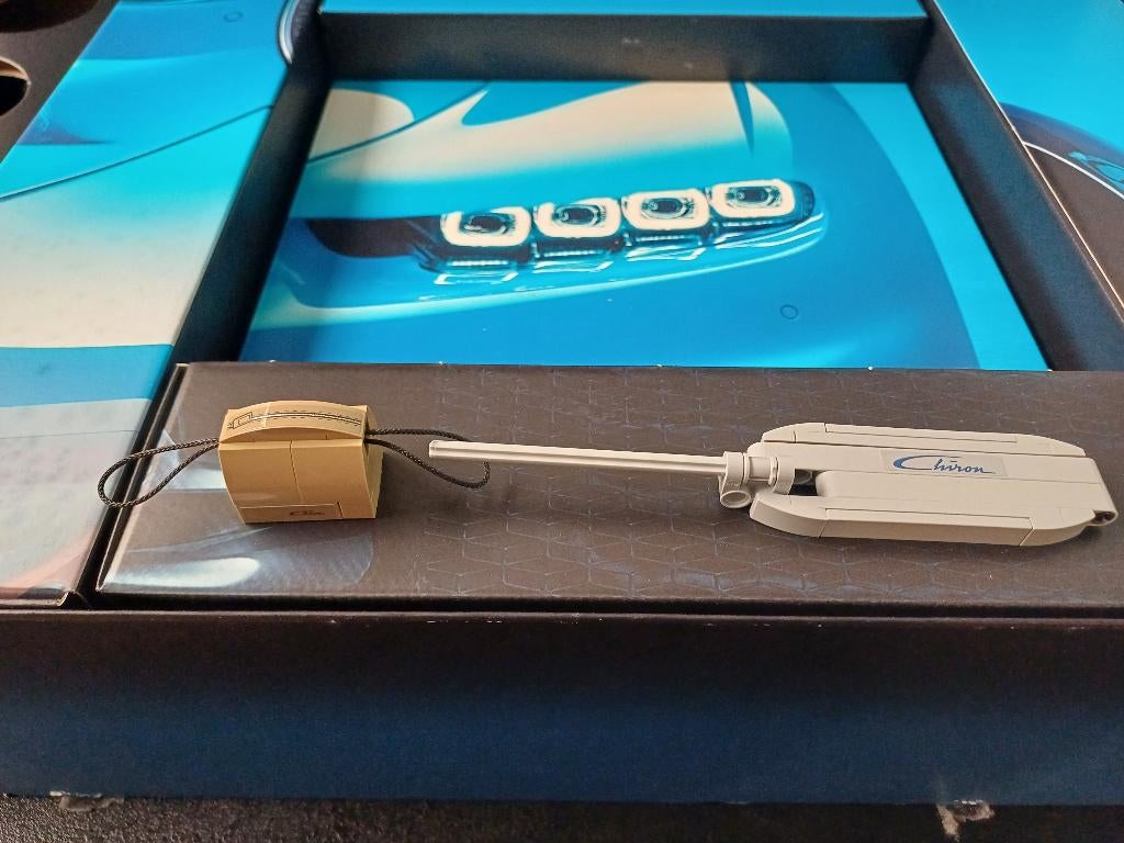 BUGATTI CHIRON, Kinderen en Baby's, Speelgoed | Duplo en Lego, Ophalen, Lego, Zo goed als nieuw, Complete set