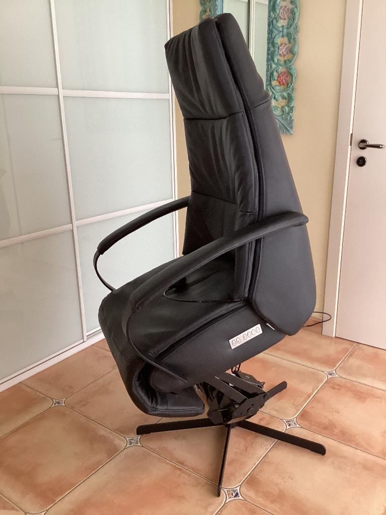 Prominent sta-op stoel met accu(nieuwstaat), Ophalen, Zo goed als nieuw, Leer, Seniorenstoel revila medilax zero gravity