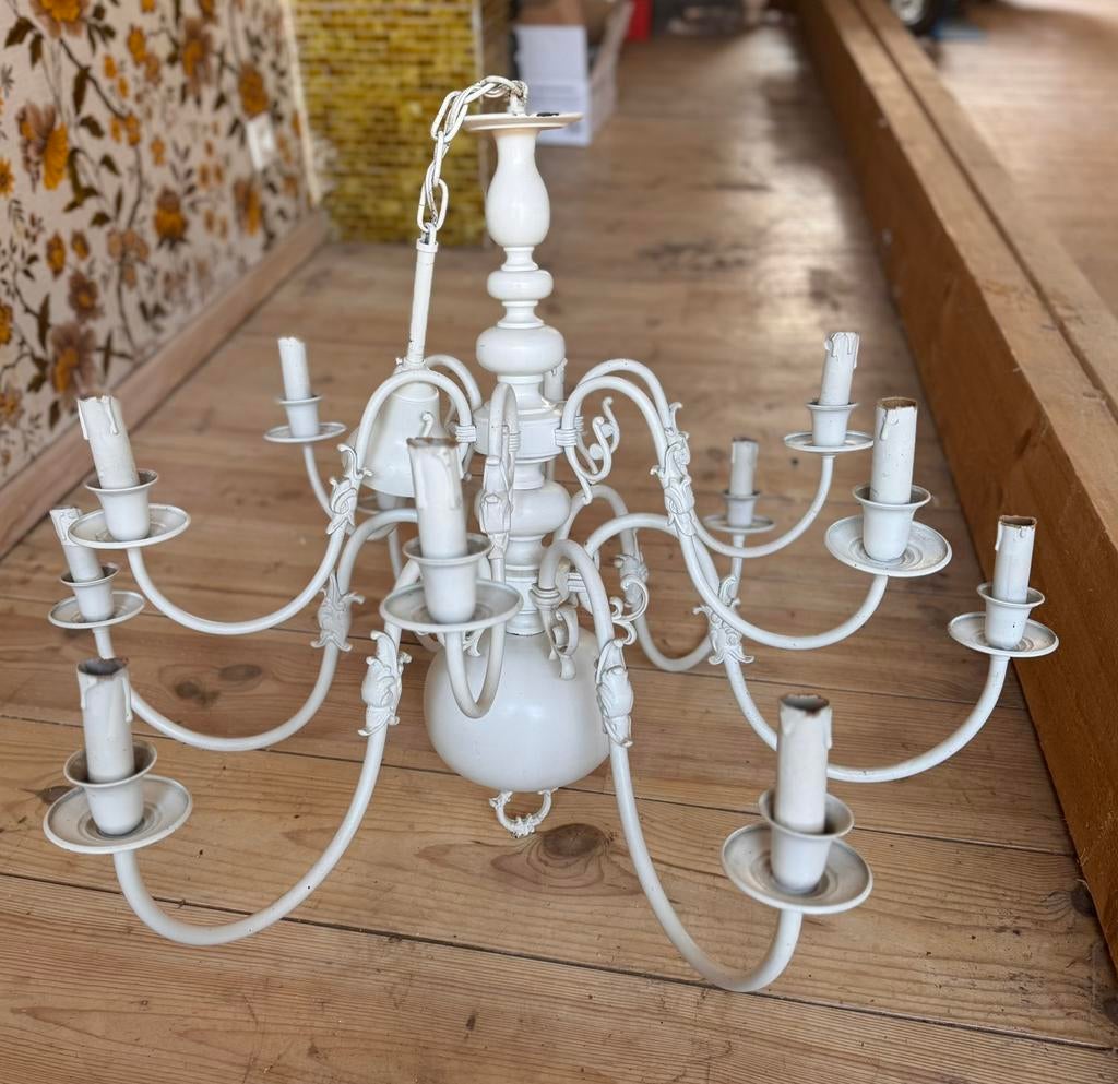 Toffe witte kroonluchter, Ophalen, Gebruikt, Metaal