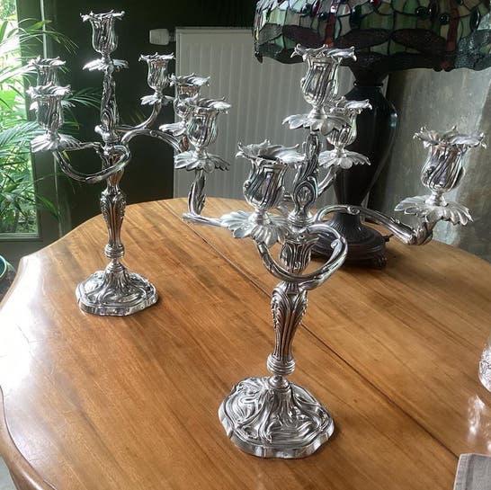 Wiskemann  2 kandelaars, Antiquités & Art, Antiquités | Couverts, Enlèvement