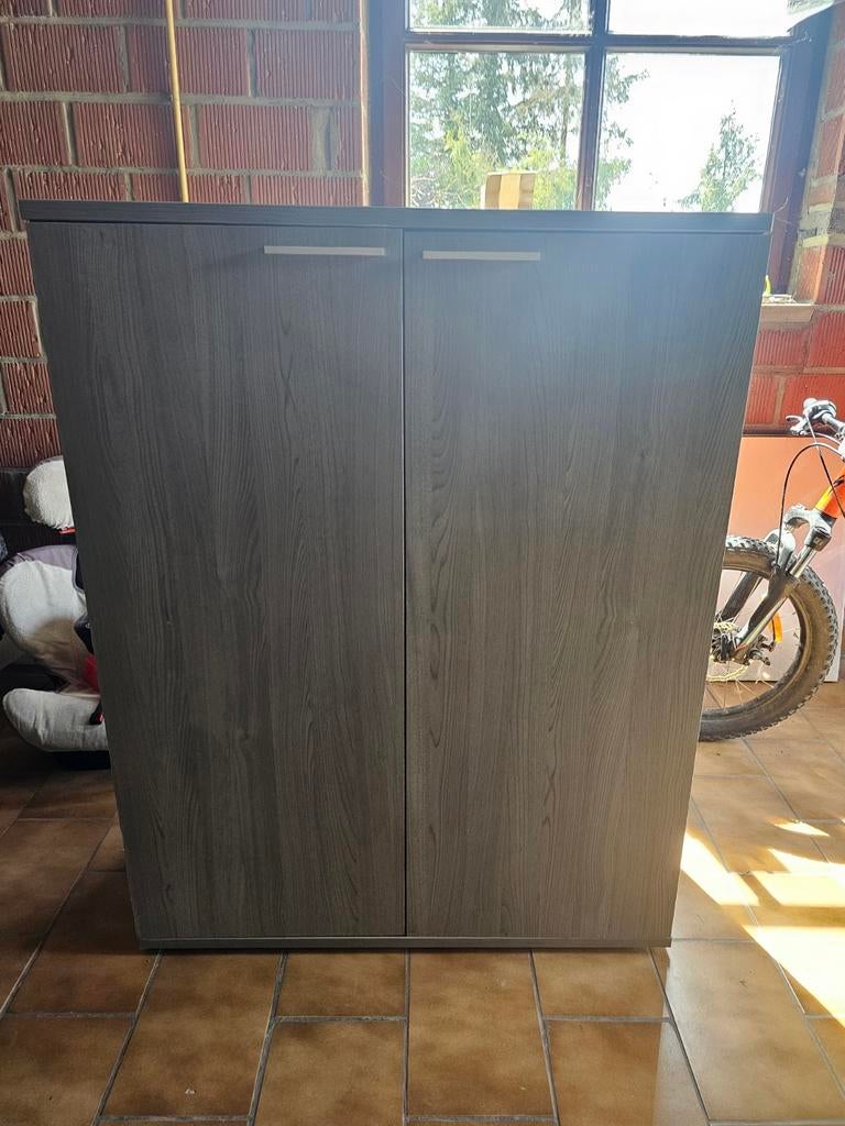 Bureaukasten(kleine en grote kast) + bureautafel, Ophalen