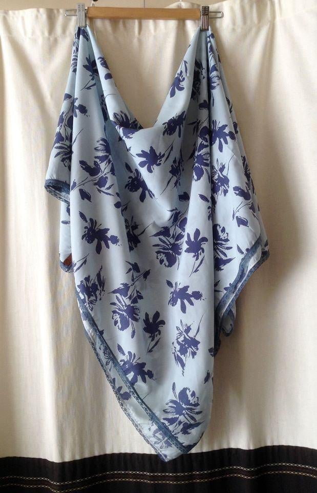 Châle PariYas.Gallery femme, Vêtements | Femmes, Bonnets, Écharpes & Gants, Enlèvement ou Envoi, Comme neuf, Écharpe