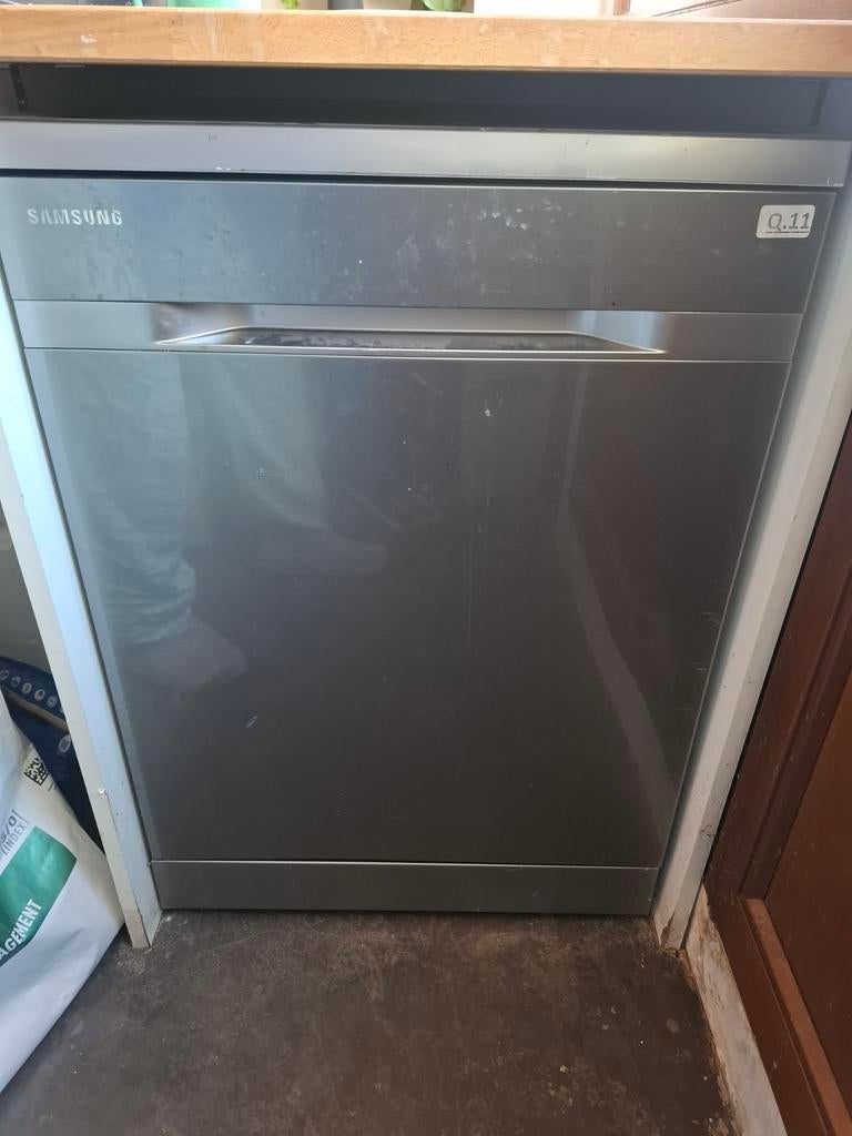 Lave-vaisselle encore en bon état, Enlèvement, Encastré