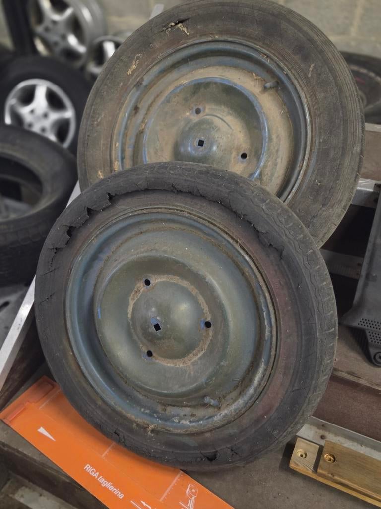 2 velgen citroen 2CV samen 30 euro afhalen kinrooi, Ophalen