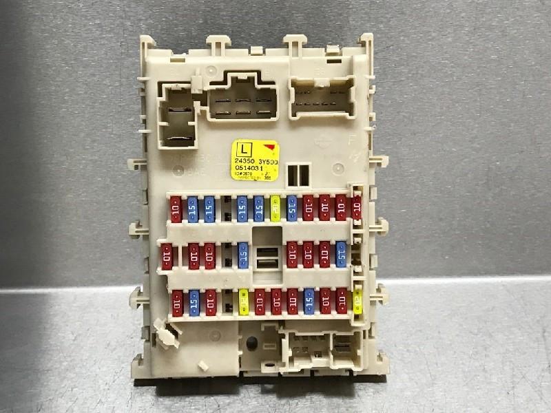 BOITIER FUSIBLES Nissan Maxima QX (CA33) (|243503Y500|), Autos : Pièces & Accessoires, Utilisé, Nissan