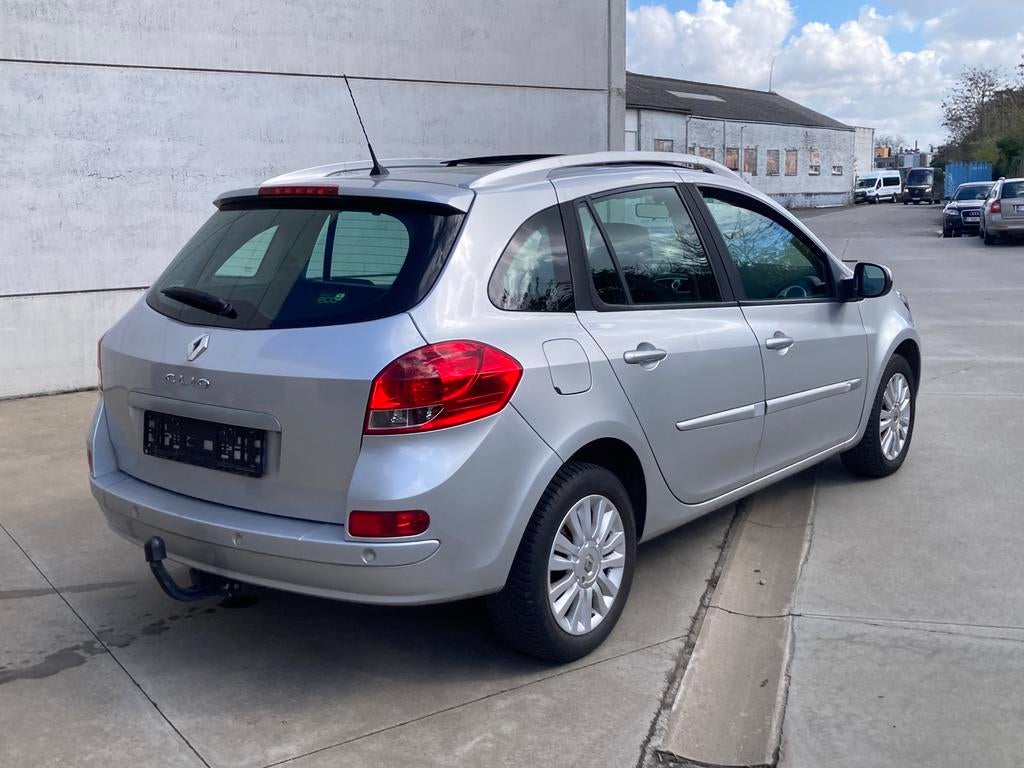 Renault Clio Break 1.2 TCE benzine 2010 met 106000km*EURO 5*, Auto's, Euro 5, Stof, Zwart, 4 cilinders