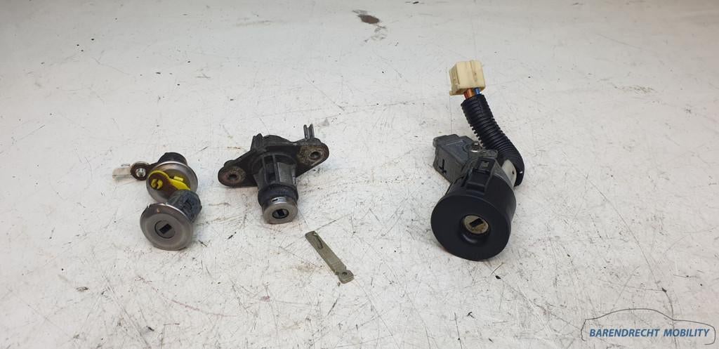 Contactslot + sleutel Aygo 107 C1 Toyota cilinderslot comple, Info@toyota.co.jp, Gebruikt, Citroën, Toyota Motor Corporation