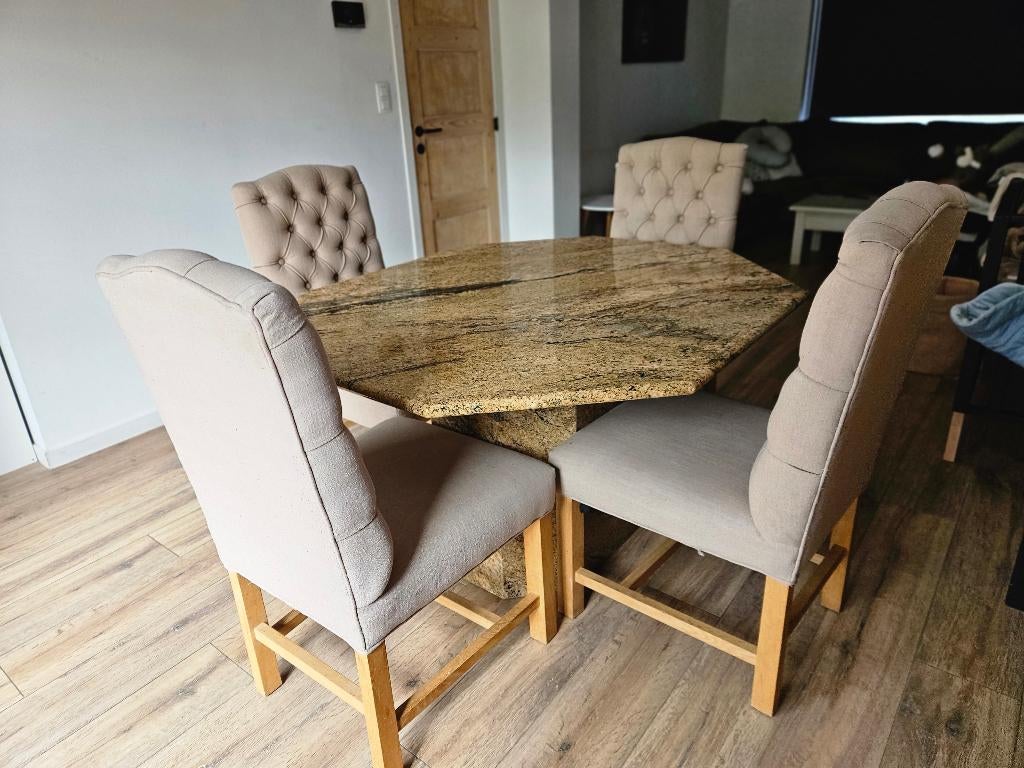 Granieten tafel, Huis en Inrichting, Ophalen, Overige materialen, Gebruikt, Vijf personen of meer