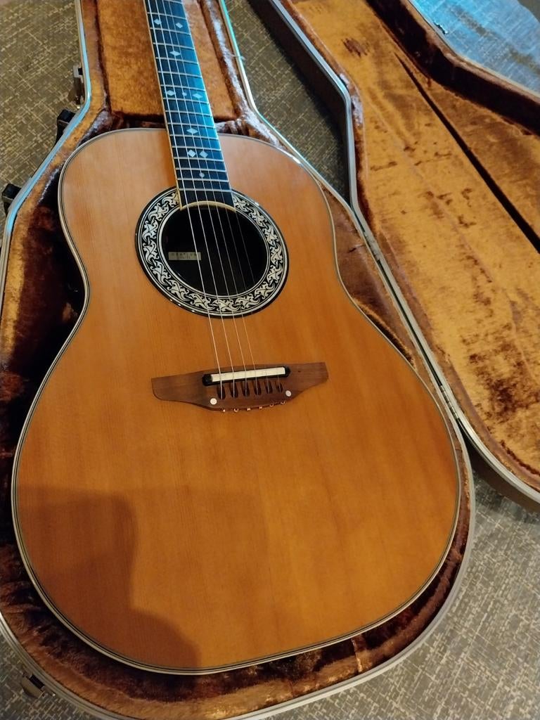 Ovation legend seventies (USA) + originele koffer, Ophalen of Verzenden