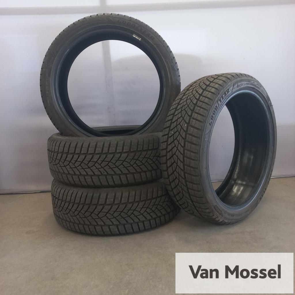 Goodyear UltraGrip Performance+ 215/45/R20 95T, -, -, Ophalen of Verzenden, Band(en)