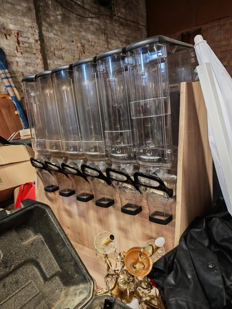 Eten dispenser, Zakelijke goederen, Ophalen