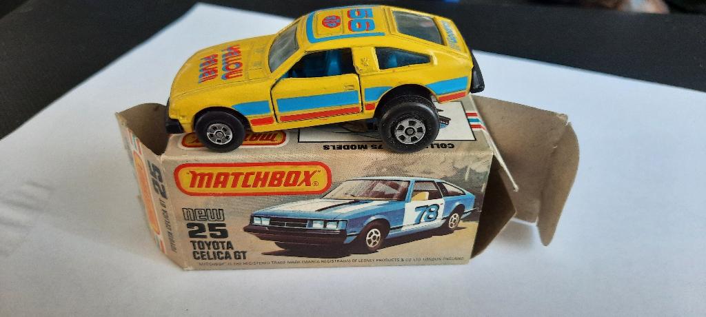 Matchbox 25e Toyota Celica GT L Type (USA), Hobby en Vrije tijd, Modelauto's | Overige schalen, Zo goed als nieuw, Auto, Ophalen of Verzenden