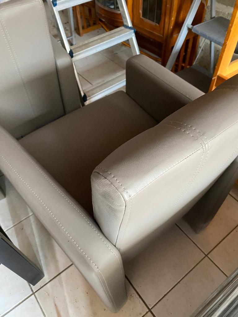 Twee eenpersoonszeteltjes, Huis en Inrichting, Zetels | Zetels, Ophalen, Eenpersoons, Minder dan 75 cm, Leer