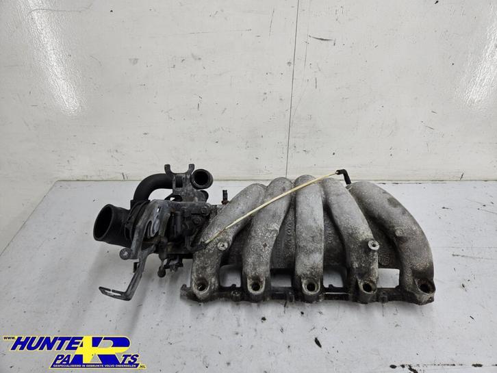 Inlaatspruitstuk b5234t Volvo 850 2.3 T-5 ('91-'96) 6842423, Autos : Pièces & Accessoires, Moteurs & Accessoires, Volvo, Utilisé