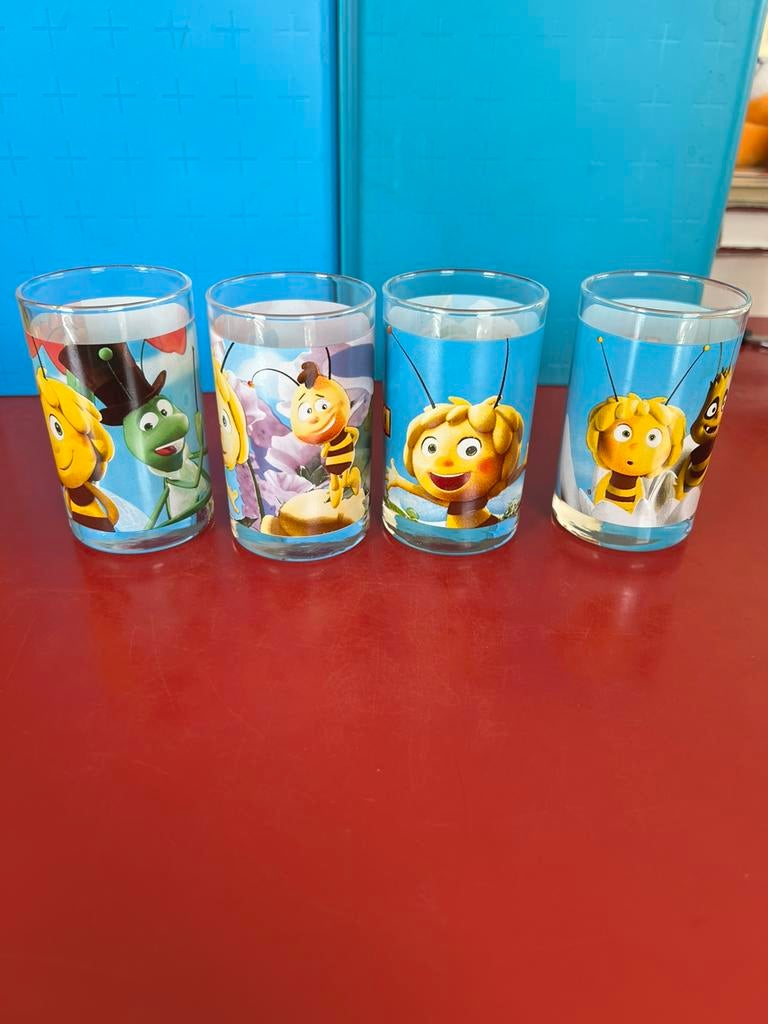 4 maya de bij glazen, Ophalen of Verzenden, Zo goed als nieuw