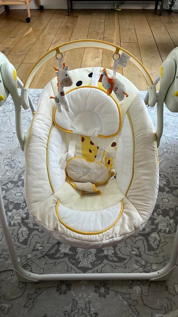 Baby swing schommel, Kinderen en Baby's, Wipstoeltjes, Zo goed als nieuw, Schommelstoel, Overige merken, Met gordel(s) of riempje(s)