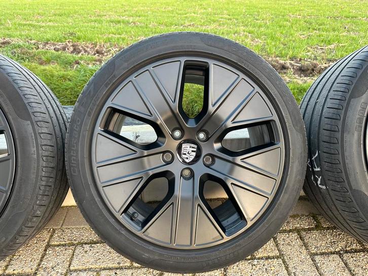 Velgenset 20” Porsche Taycan met Pirelli banden!, Auto-onderdelen, Banden en Velgen, Banden en Velgen, Zomerbanden, 20 inch, 285 mm