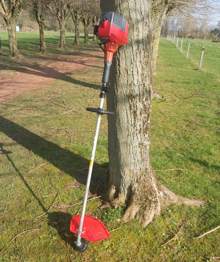 Débroussailleuse Efco 8220, Tuin en Terras, Bosmaaiers, Zo goed als nieuw, Benzine, Ophalen