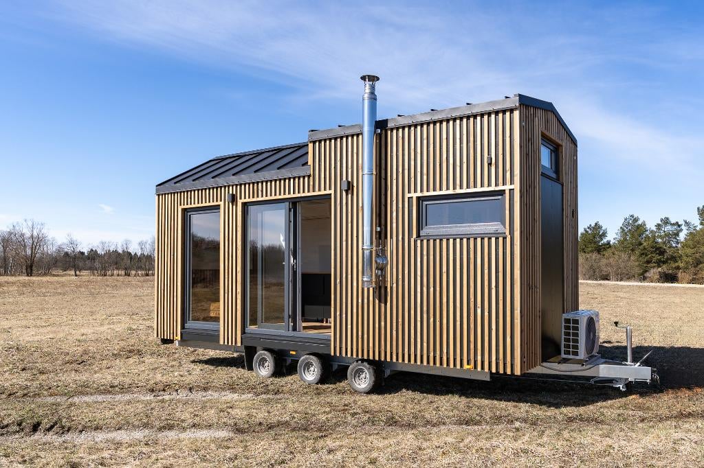 Tiny house op wielen met sauna, Tuin en Terras, Tuinhuizen, Nieuw, Overige typen, Hout, 500 cm of meer, 200 tot 400 cm, 3 ramen of meer