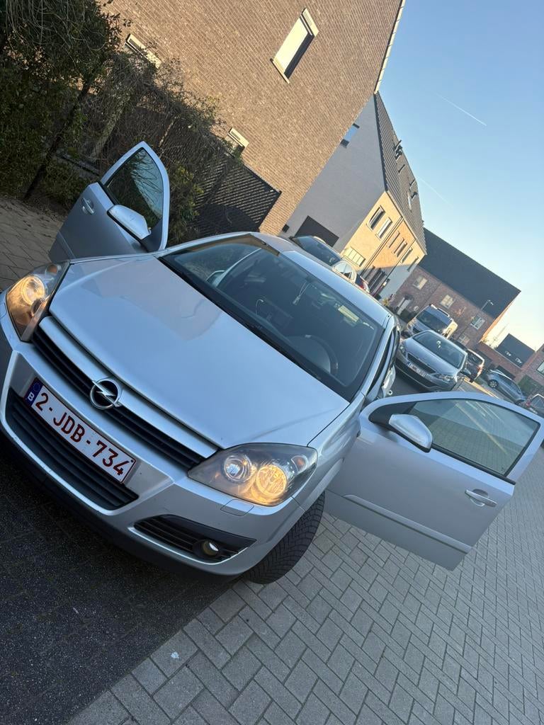 Opel Astra 2004 H, Voorwielaandrijving, Euro 5, Zwart, 4 cilinders