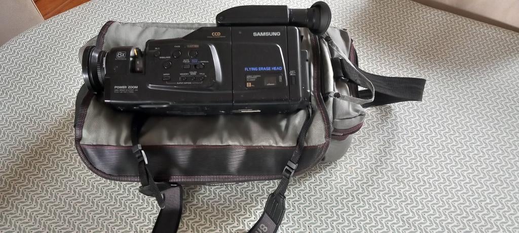 Camescope Samsung, Collections, Appareils photo & Matériel cinématographique, Enlèvement ou Envoi, 1980 à nos jours, Autres types