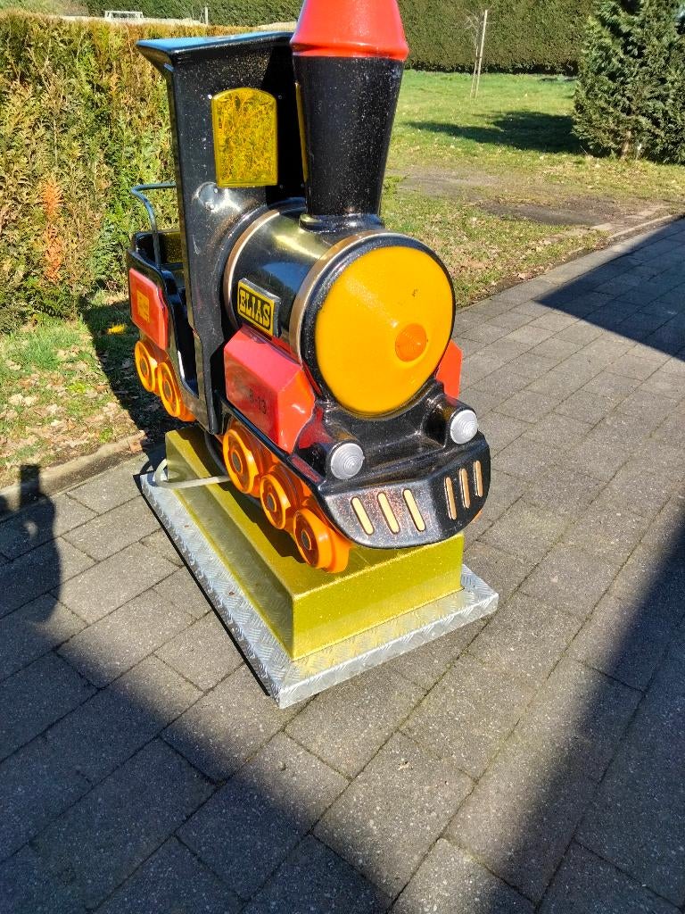 kiddie-ride locomotiefje, Ophalen, Zo goed als nieuw
