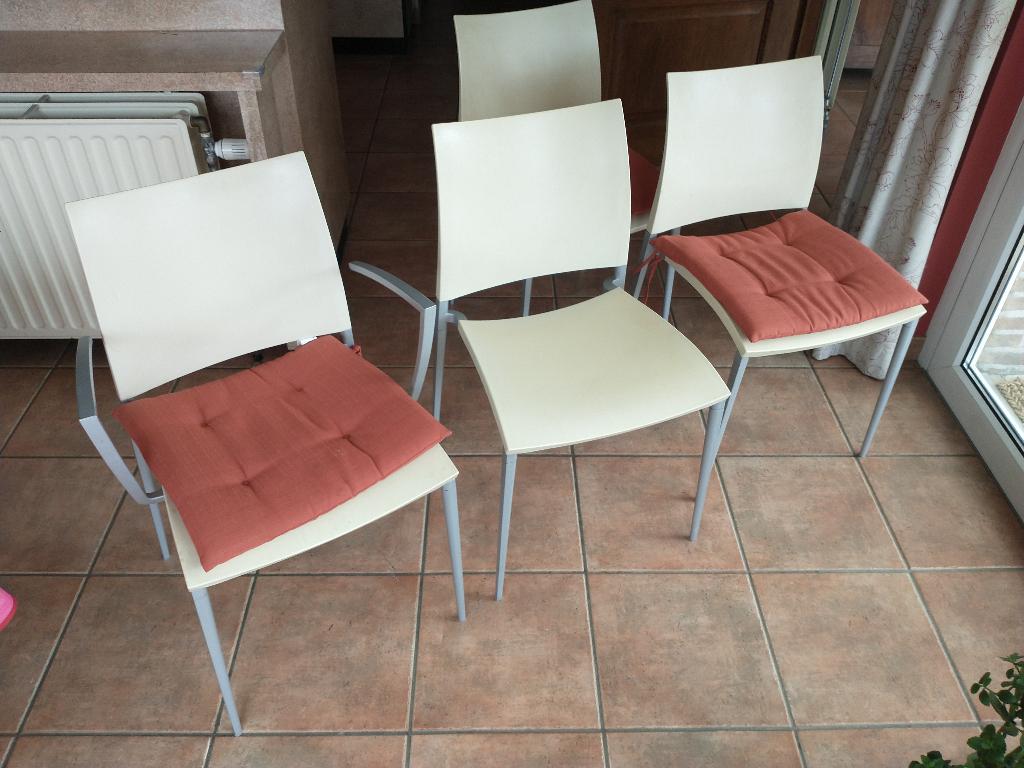4 chaises, Métal, Contemporain, Enlèvement, Utilisé