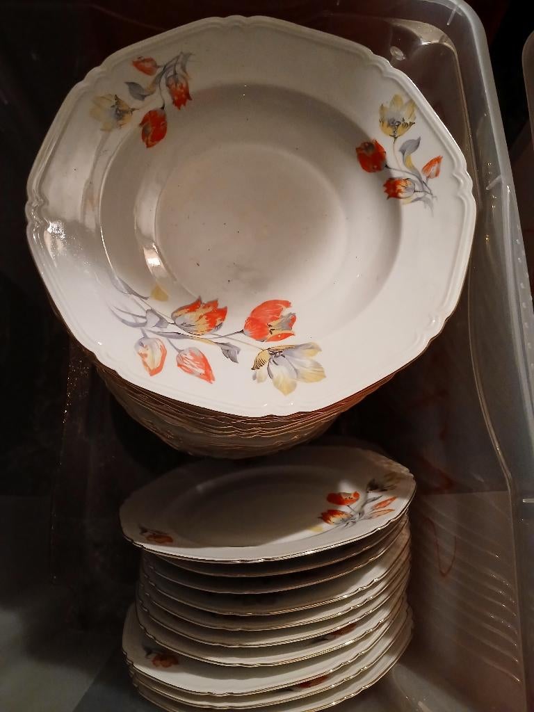 Service vaisselles, Enlèvement