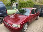 Bordeaux‘e Ford Escort, Auto's, Voorwielaandrijving, Escort, Stof, 4 cilinders
